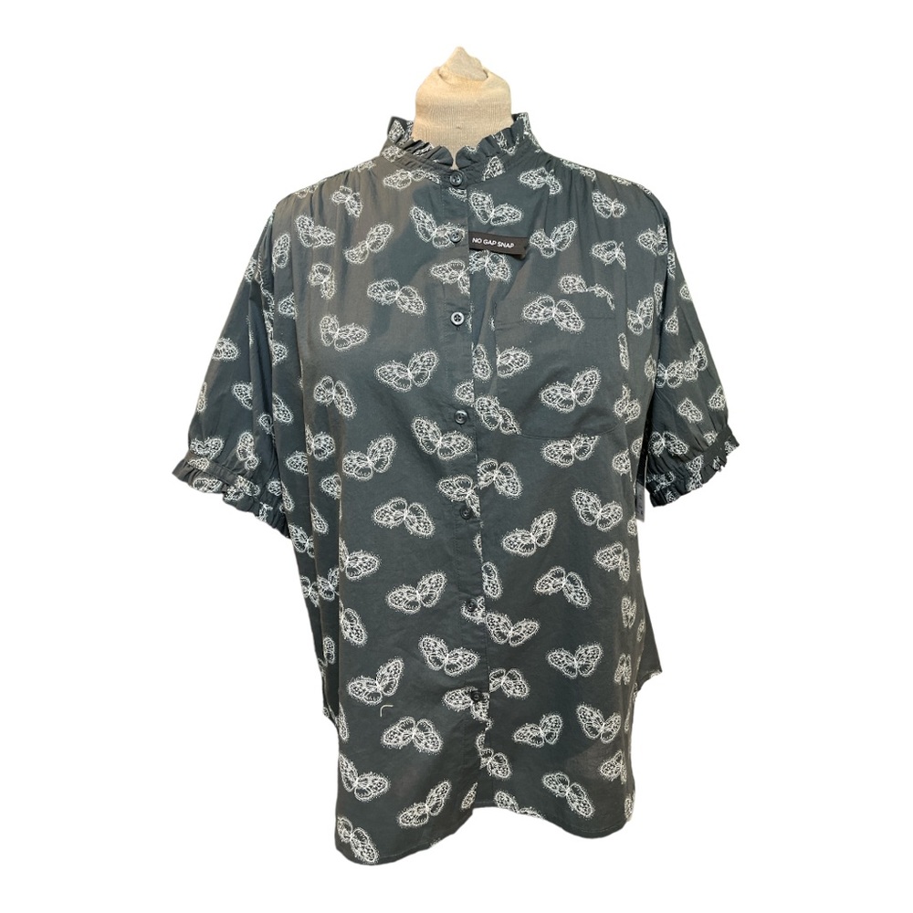 🦋Lee Woman’s L Butterfly Button Front Shirt